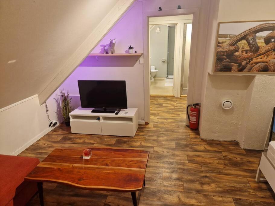 Smaller Apartment Next To Bridge Tromso Bagian luar foto